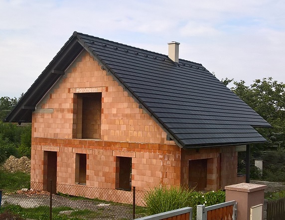 Hrubá stavba rodinného domu „V Heuchériích 2“, Kostelec nad Orlicí
