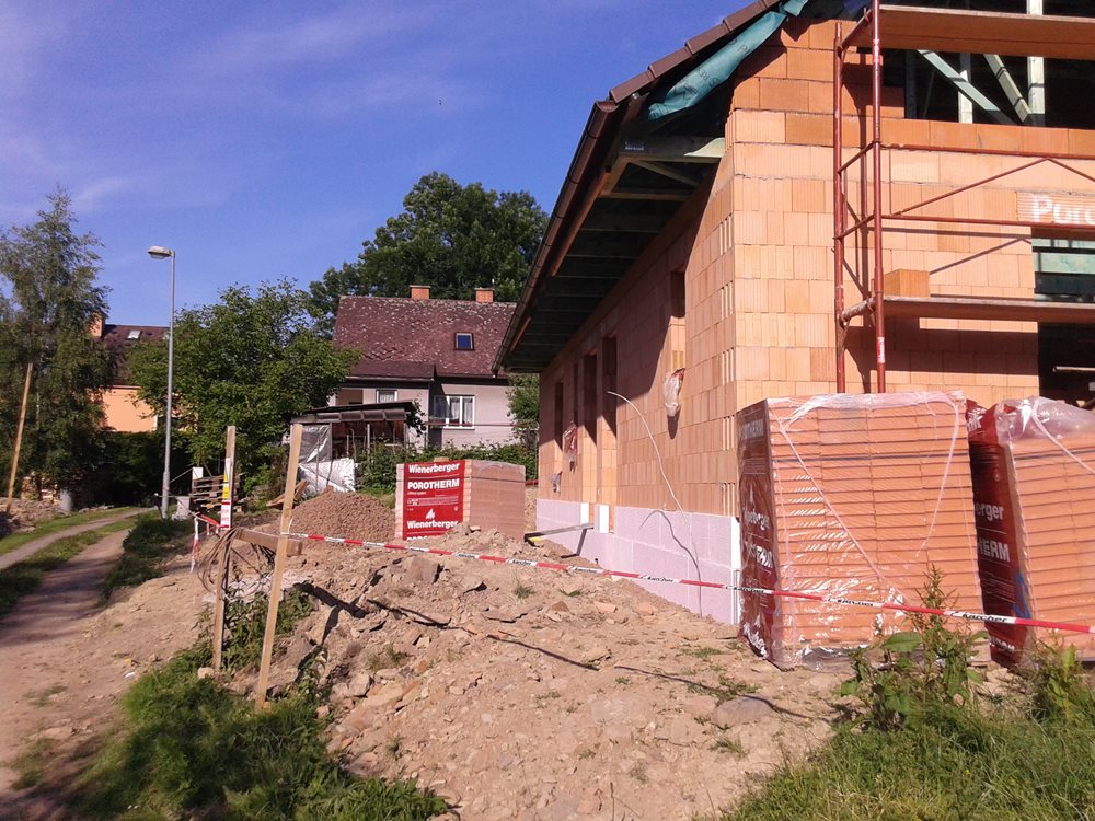 Hrubá stavba rodinného domu v Radešově nad Metují