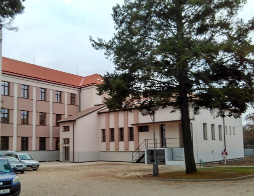 Hradec Králové — Nová kasárna, výměna oken a zateplení budov