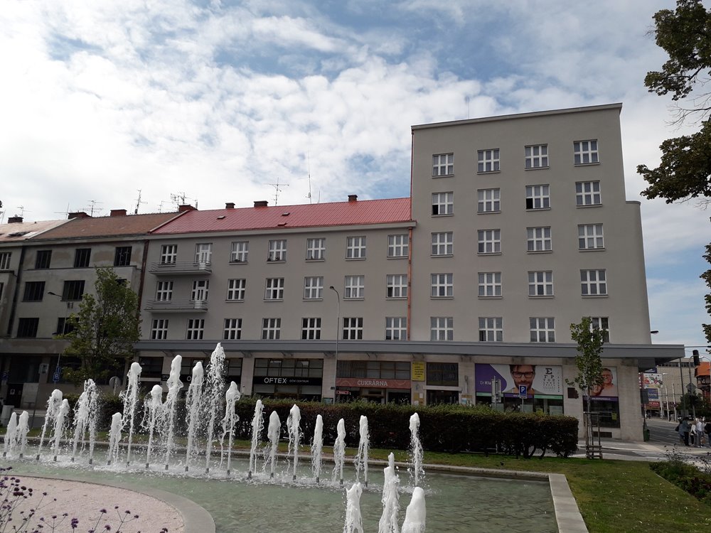 Oprava fasády BD, Ulrichovo nám. 762, Hradec Králové