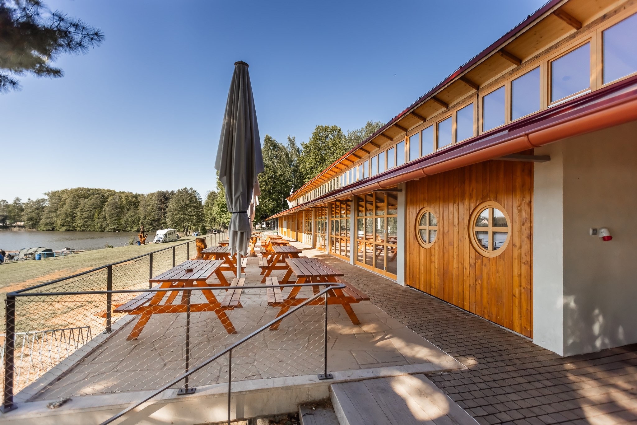 Rekonstrukce restaurace a zázemí autokempu Brodský, Červený Kostelec